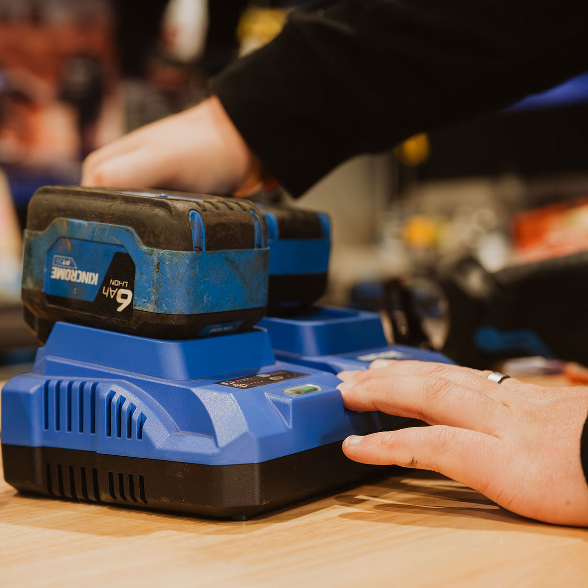 18V 4A Dual Charger - K23058